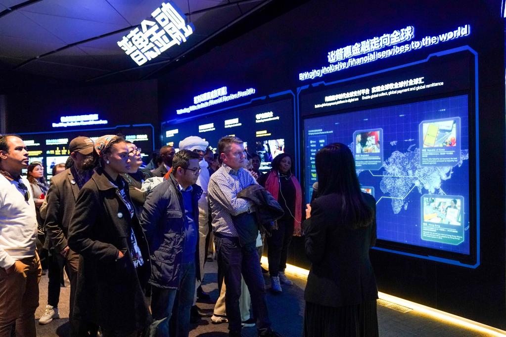 新华时评：推动世界人权事业发展的行动派——全球人权治理的中国担当系列评论之一