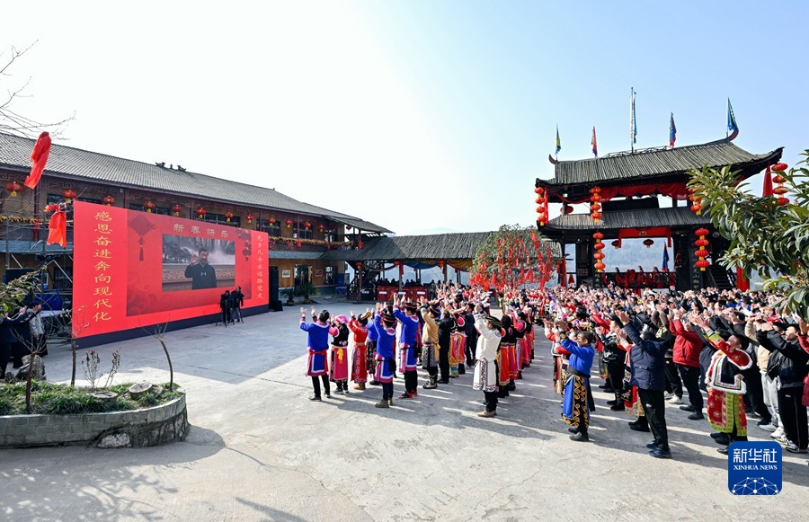 习近平春节前夕视频连线看望慰问基层干部群众 向全国各族人民致以新春的美好祝福