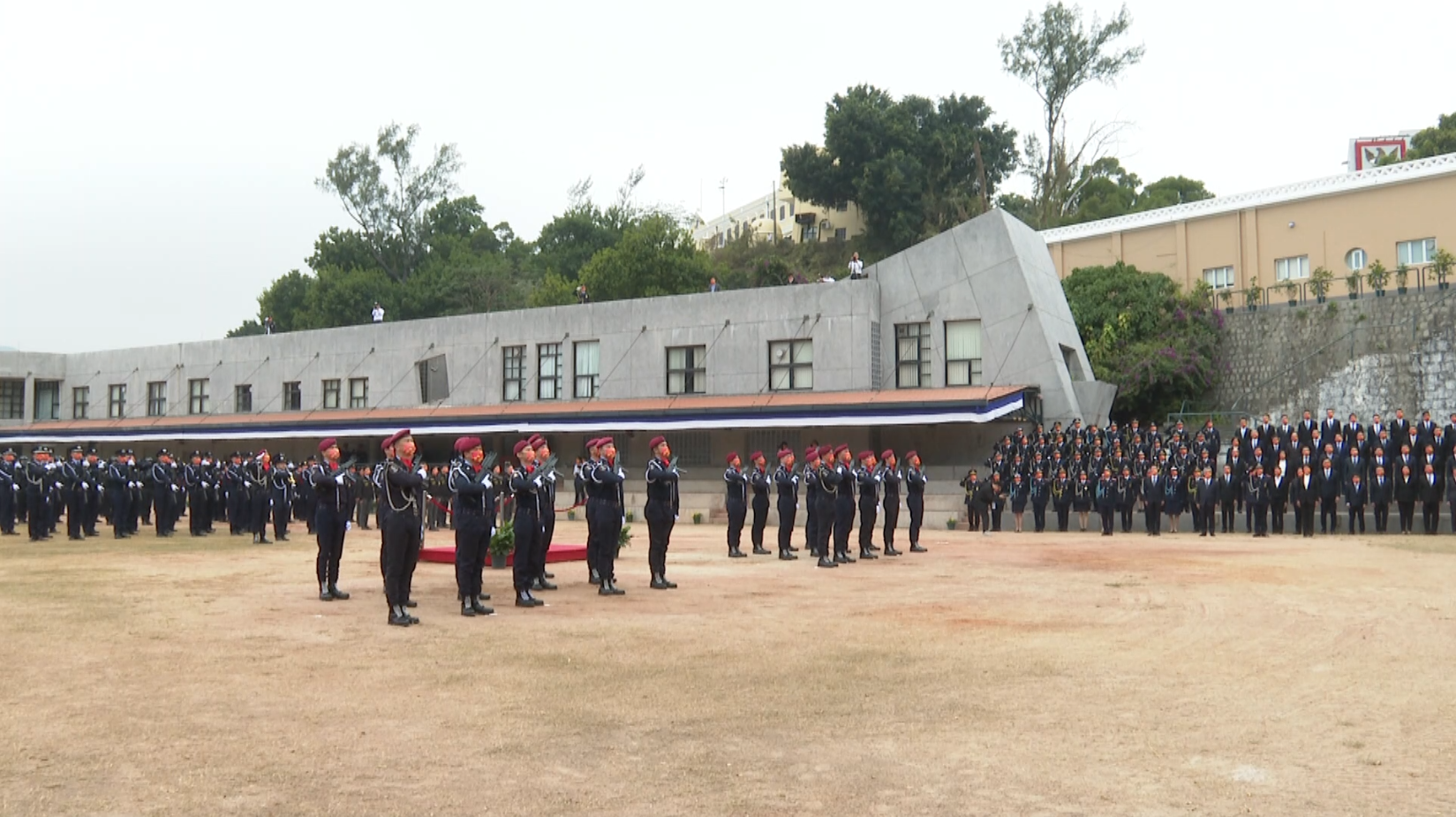 澳门举行升旗和检阅仪式庆祝中国人民警察节 澳门举行升旗和检阅仪式庆祝中国人民警察节