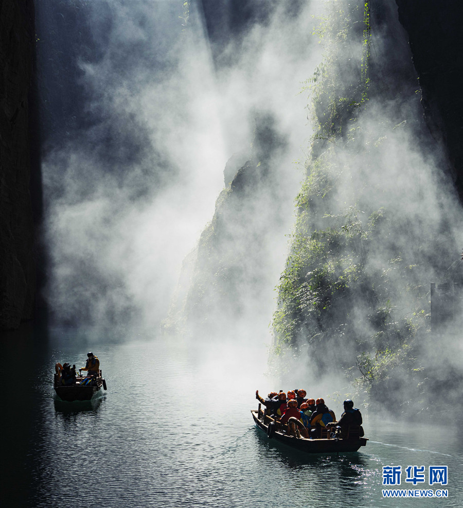 新春旅游热 屏山峡谷美景醉游人