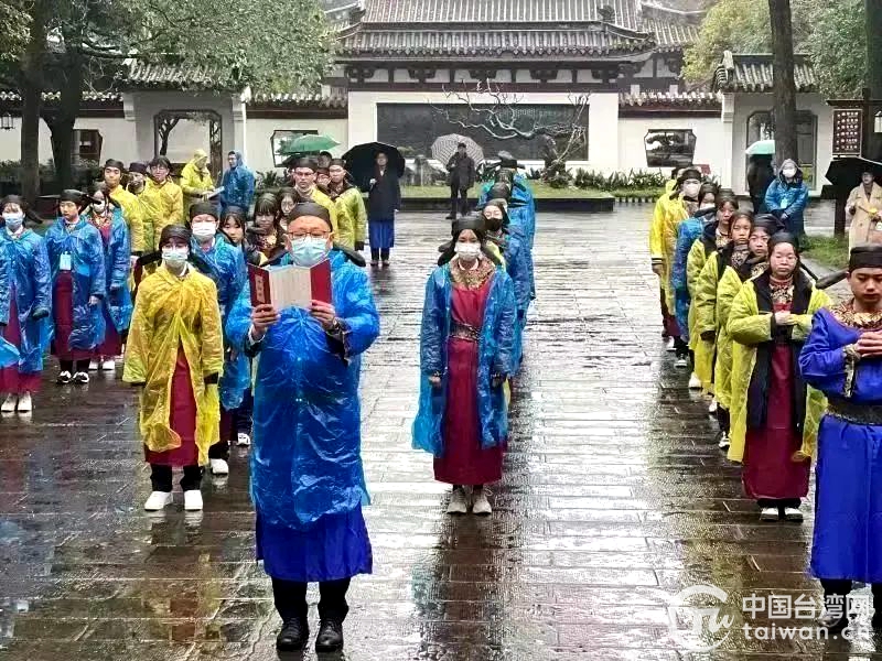 上海臺(tái)商子女學(xué)校師生在川體驗(yàn)天府文化魅力