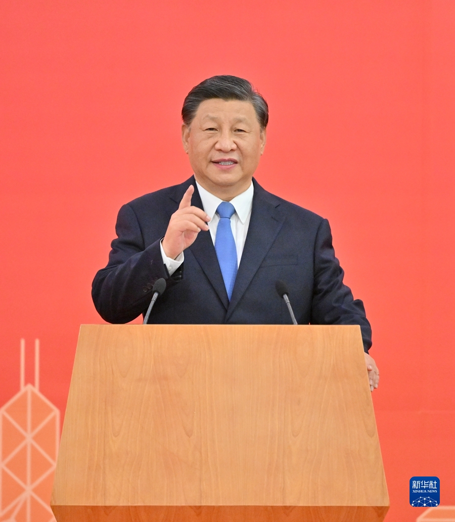 习近平抵达香港出席庆祝香港回归祖国25周年大会暨香港特别行政区第六届政府就职典礼并视察香港
