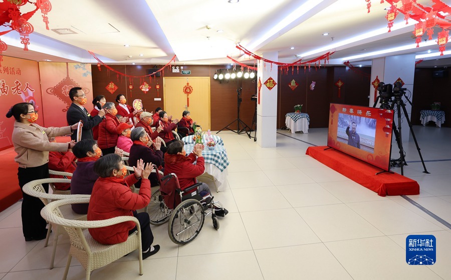 习近平春节前夕视频连线看望慰问基层干部群众 向全国各族人民致以新春的美好祝福