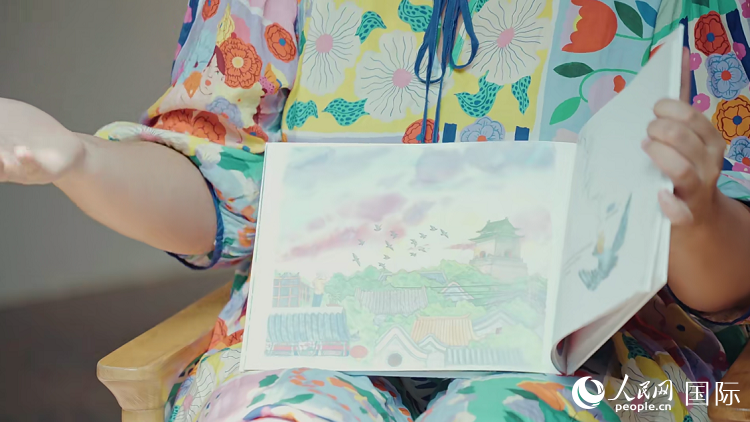 胡同里的外国艺术家：为北京画一本“纪念册”