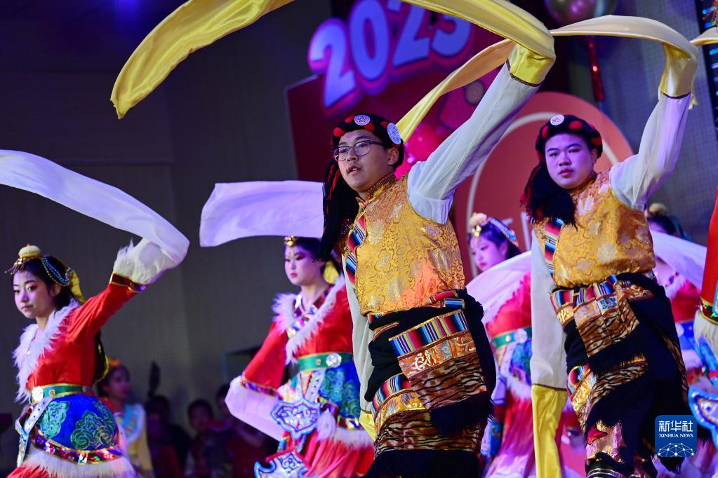 西安：汉藏学生共庆藏历新年