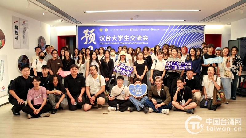 因“預見”而遇見 漢臺大學生以服裝為媒以時尚會友 因“預見”而遇見 漢臺大學生以服裝為媒以時尚會友