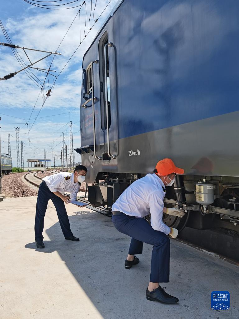 中老鐵路第一批老撾籍司機(jī)定職